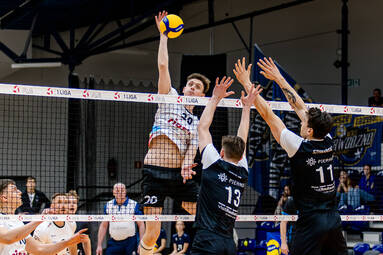Sobota z PLS 1. Ligą: MCKiS Jaworzno - PIERROT Czarni Radom 3:1
