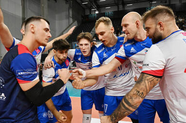Środa z TAURON 1. Ligą: Nowak-Mosty MKS Będzin - SMS PZPS Spała