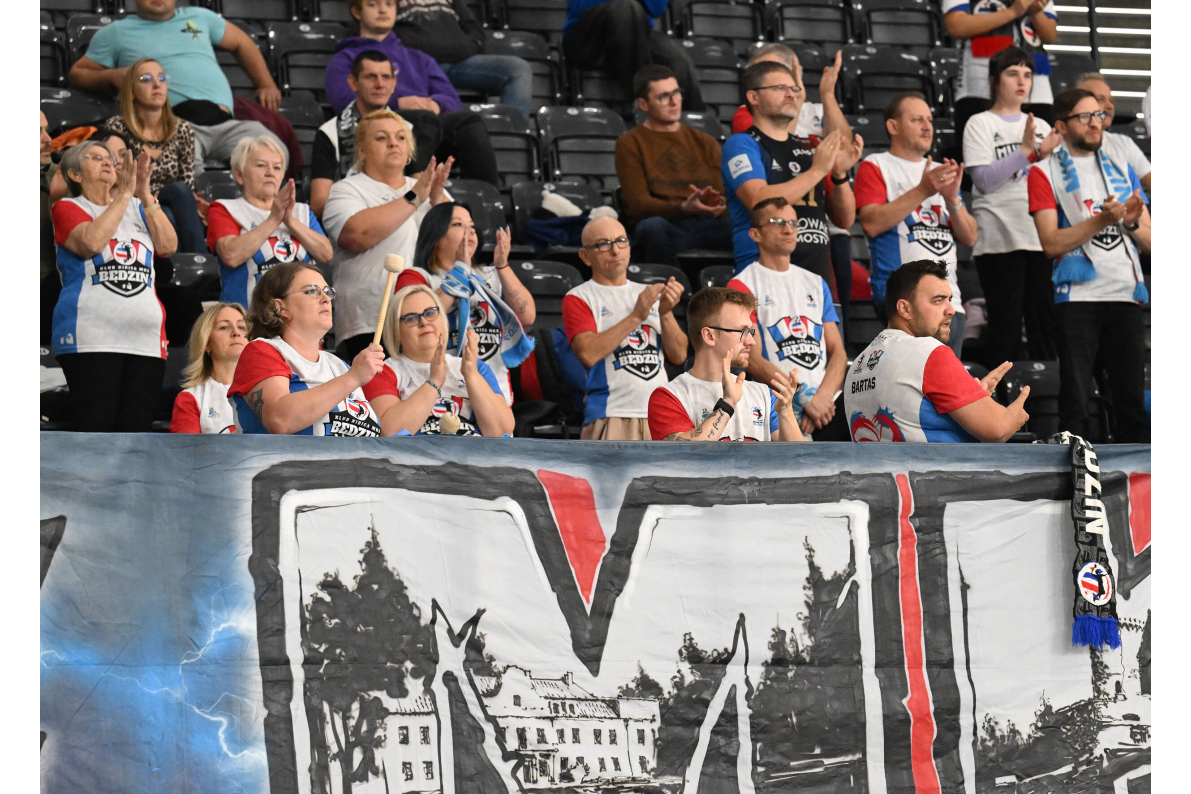Nowak-Mosty MKS Będzin - CUK Anioły Toruń - pięć setów i podział punktów [ZDJĘCIA]