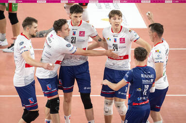 BKS Bydgoszcz, po trudach stawianych przez drużyne z Tomaszowa Mazowieckiego, wygrał 3:2 [ZDJĘCIA]
